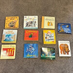 Bundle of Board Books 🤍
